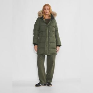 NWT Golden Powder Parka Aritzia Waterproof Windproof Faur Fur Dark Olive Size L